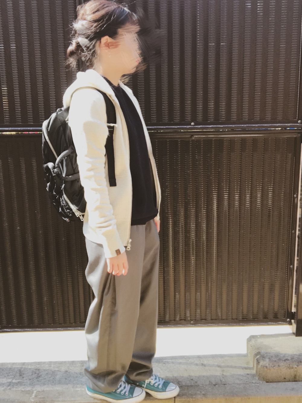 「毎日の記録、コートさよなら、ループウィラー、loopwheeler、Bshop、KBF+、converse、PORTERタンカー」｜「Bshopの【Morris & Sons】レディス半袖ワイドプルオーバー（ニット/セーター、ブルー系）」を使った、毎日の記録さん（レディース・153cm）の春コーディネートの1枚目の写真