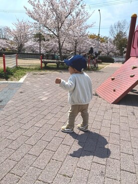「アイテム（スウェット）」を使った、RENさん（キッズ・90cm）の春コーディネート