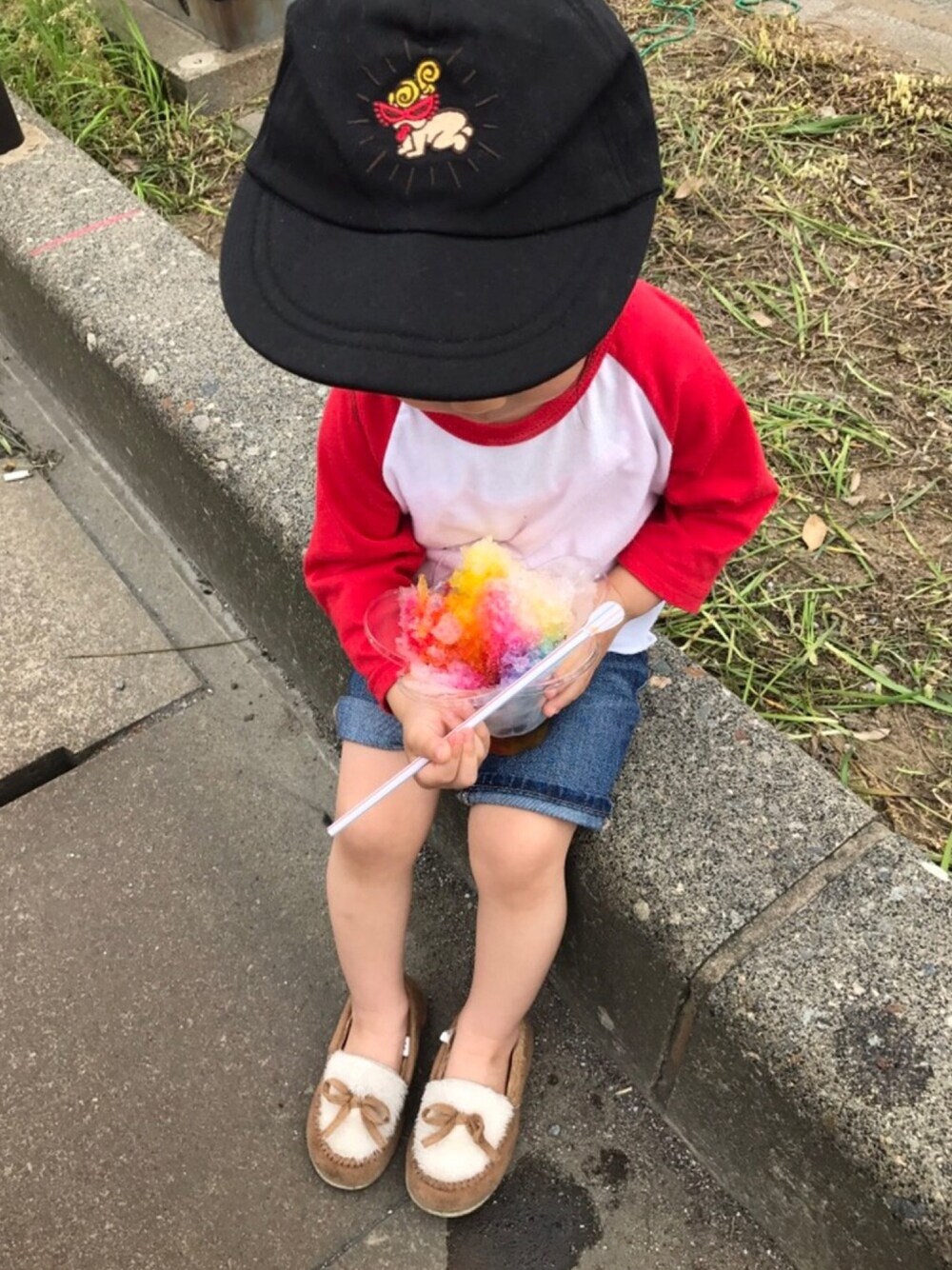 「ヒスミニ、西松屋、アメリカンアパレル、ベビーギャップ」｜「American Apparelのアイテム（Tシャツ/カットソー、レッド系）」を使った、kuuuuuuuuutaさん（キッズ・90cm）の冬コーディネートの1枚目の写真