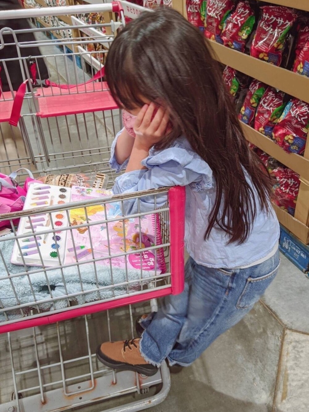 「ザラ、ブラウス、ノースフェイス」｜「ZARA KIDSのアイテム（シャツ/ブラウス、ブルー系）」を使った、kuuuuuuuuutaさん（キッズ・90cm）の冬コーディネートの1枚目の写真