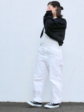「スエット」｜「アイテム（サロペット/オーバーオール）」を使った、こんの さん（レディース・147cm）の冬コーディネート