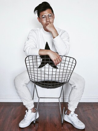 Tommy Lei (MYBELONGING)使用「Topman（Off White Embroidered Star Turtle Neck Sweater）」的時尚穿搭