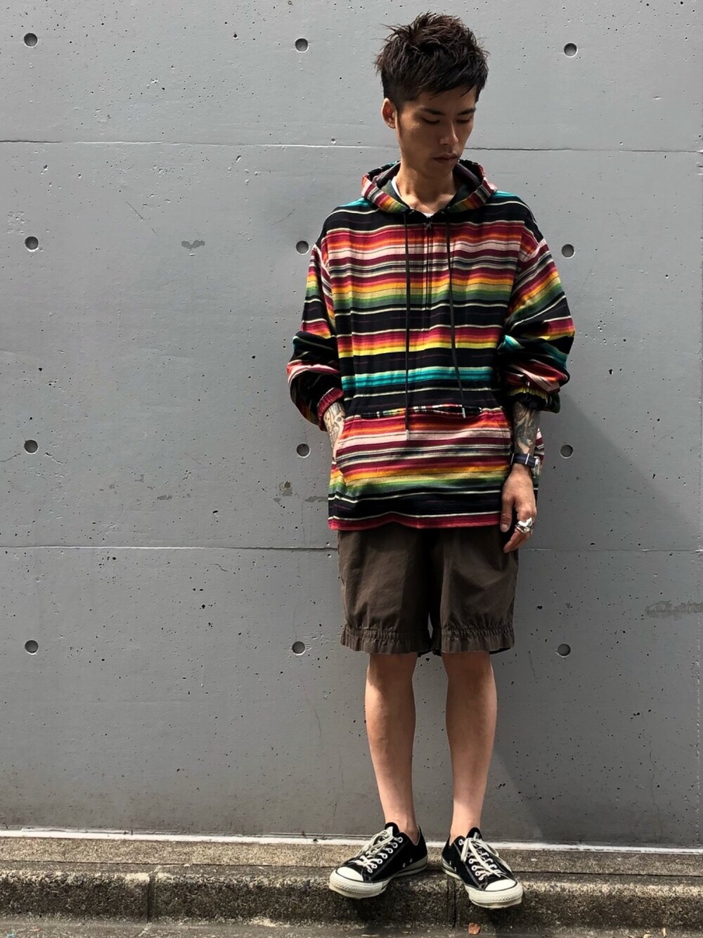 「アノラックパーカー、kolor、STAMPD、夏コーデ、夏、ゆるコーデ、MIDWEST、ショートパンツ、ショーツ」｜「STAMPDのSTAMPD 『TJ RUG』アノラック（ブルゾン、その他）」を使った、MIDWEST_ECさん（メンズ・174cm）の夏コーディネートの1枚目の写真