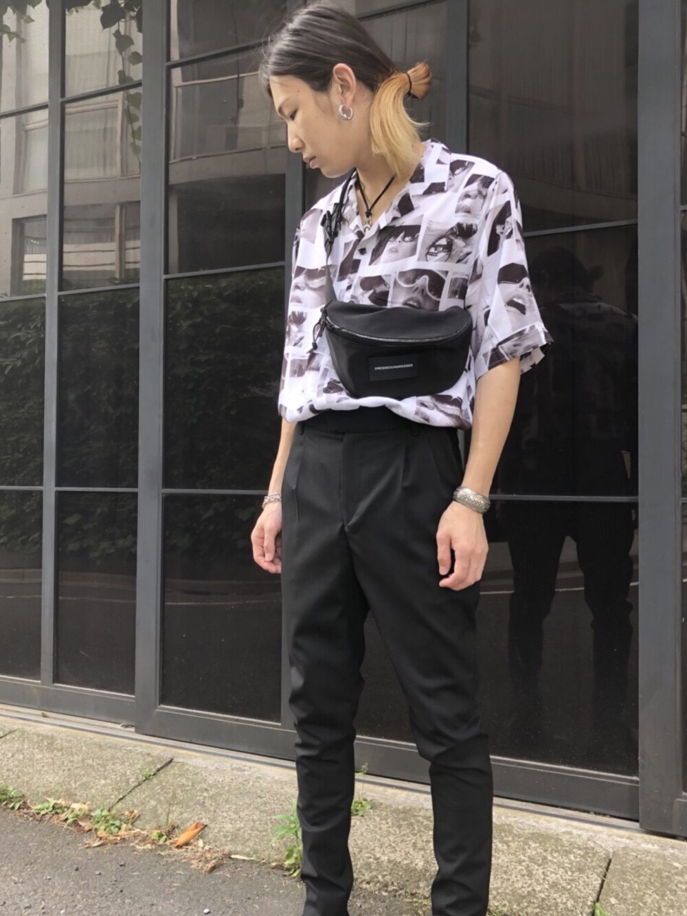 「開襟シャツ、柄シャツ、スラックス、ブラック、シャツスタイル、夏コーデ、ootd、outfit」｜「KSUBIのksubi “SEDATION EYES”ショートスリーブシャツ（シャツ/ブラウス、ホワイト系）」を使った、MIDWEST_ECさん（メンズ・173cm）の夏コーディネートの1枚目の写真