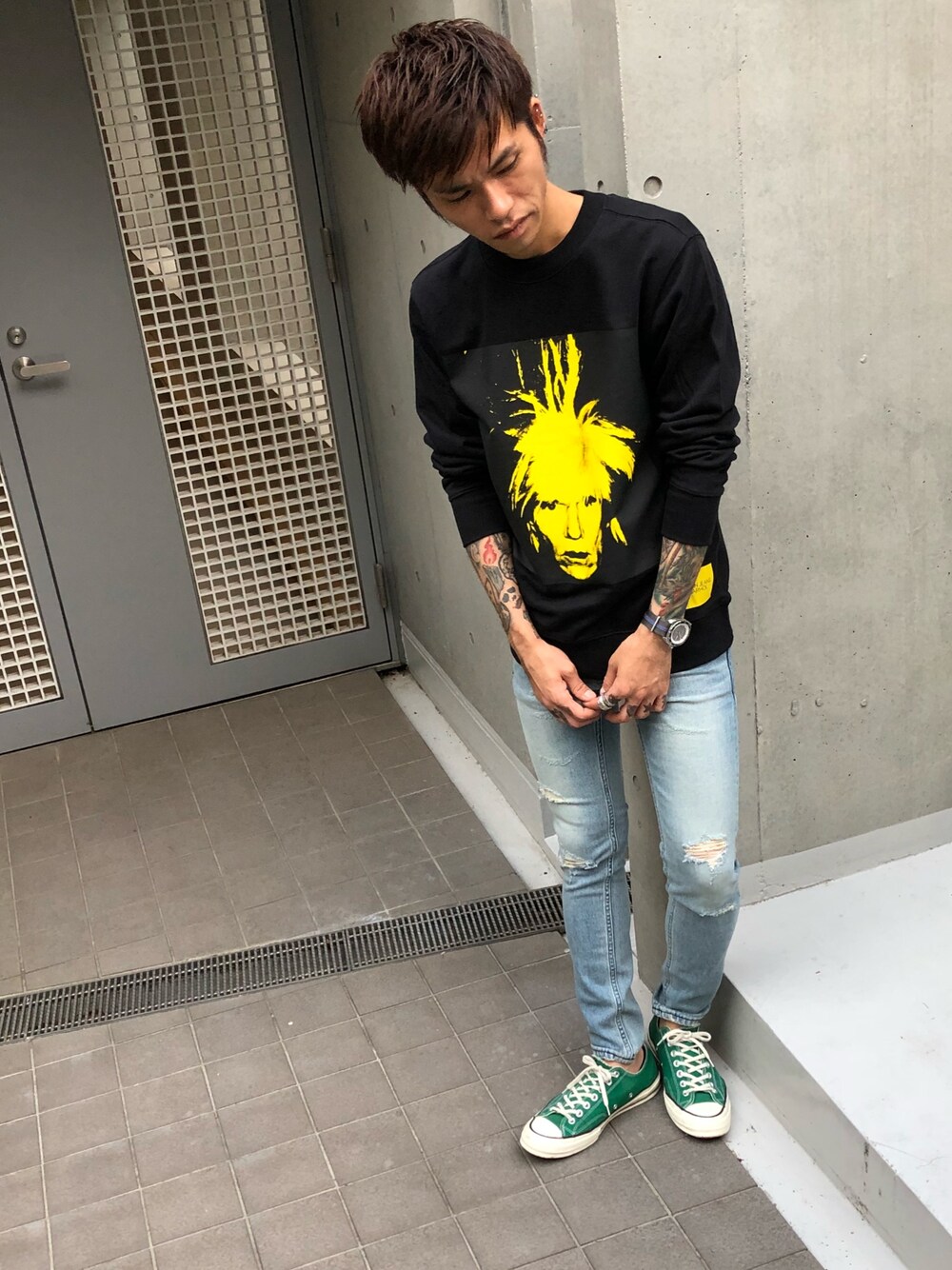 「アンディーウォーホル、MIDWEST、Calvin Klein Jeans、DIET BUTCHER SLIM SKIN、スキニーデニム、夏、ダメージデニム」｜「Calvin Klein JeansのCalvin Klein Jeans “Andy Warhol”スウェットロングスリーブTシャツ（Tシャツ/カットソー、ブラック系）」を使った、MIDWEST_ECさん（メンズ・174cm）の夏コーディネートの1枚目の写真