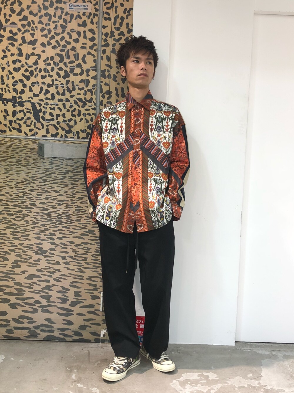 「夏セールで買いました、yoshio kubo、MIDWEST、ガラシャツ、DIET BUTCHER SLIM SKIN、ワイドパンツ、夏」｜「yoshiokuboのyoshiokubo GROUNDFLOOR “HIMALAYA”シャツ（シャツ/ブラウス、レッド系）」を使った、MIDWEST_ECさん（メンズ・174cm）の夏コーディネートの1枚目の写真