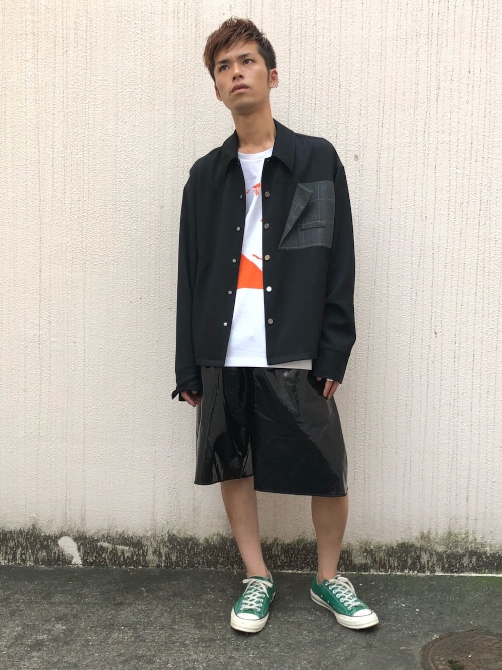 「liberum arbitrium、MIDWEST、ckjeans、AW、2018ＡＷ、ootd、ショートパンツ、コーチジャケット」｜「liberumのliberum arbitrium アタッチドラペルコーチジャケット（ブルゾン、ブラック系）」を使った、MIDWEST_ECさん（メンズ・174cm）の夏コーディネートの1枚目の写真