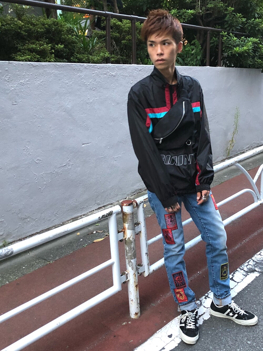 「MARCELO BURLON、ストリート、AW、ナイロンジャケット、ラフ、MIDWEST、デニム」｜「MARCELO BURLONのMARCELO BURLON “COLOR BAND”アウター（ブルゾン、ブラック系）」を使った、MIDWEST_ECさん（メンズ・174cm）の夏コーディネートの1枚目の写真