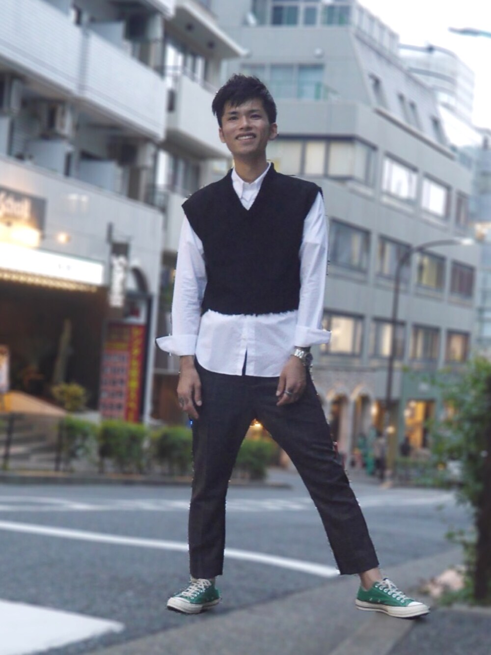 「603、MIDWEST、JOHN LAWRENCE SULLIVAN、ベスト、秋のコーデ、liberum arbitrium、ootd」｜「603の603 Vネックショートベスト（ベスト、ブラック系）」を使った、MIDWEST_ECさん（メンズ・174cm）の夏コーディネートの1枚目の写真