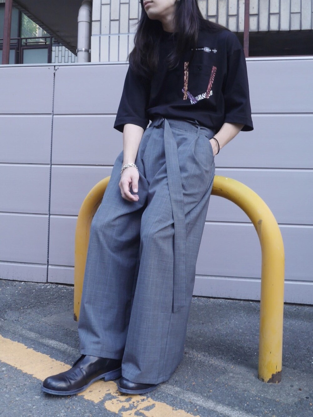 「秋服準備はじめました、ワイドパンツ、シンプル、タックイン、ootd、グレンチェック、outfit、Tシャツ」｜「DIET BUTCHERのDIET BUTCHER SLIM SKIN ポケットTシャツ（Tシャツ/カットソー、ブラック系）」を使った、MIDWEST_ECさん（メンズ・173cm）の秋コーディネートの1枚目の写真