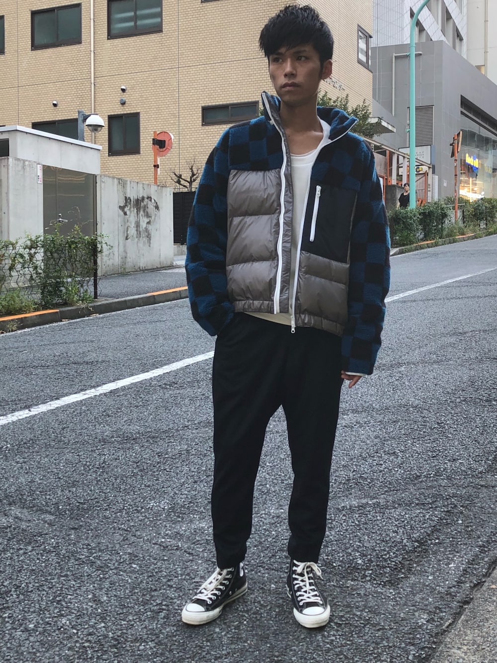 「ボア、ボアジャケット、チェック、フユコーデ、ootd、スラックス、DISCOVERED、yoshio kubo、MIDWEST」｜「DISCOVEREDのDISCOVERED チェッカーボアダウンブルゾン（ブルゾン、ブルー系）」を使った、MIDWEST_ECさん（メンズ・174cm）の秋コーディネートの1枚目の写真