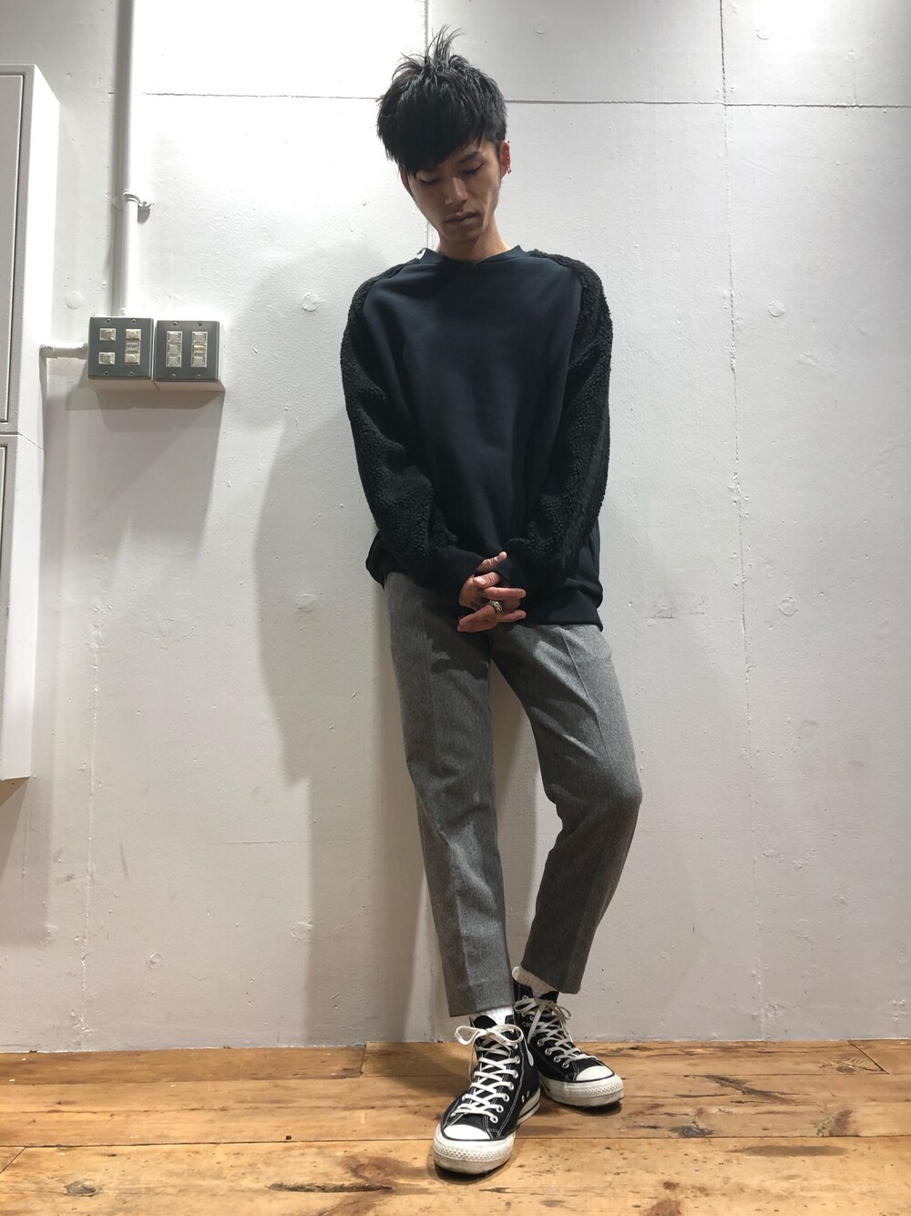 「新年一発目、ootd、DISCOVERED、603、ボア、ウールパンツ、MIDWEST」｜「DISCOVEREDのDISCOVERED ボアスリーブスウェット（Tシャツ/カットソー、ブラック系）」を使った、MIDWEST_ECさん（メンズ・173cm）の冬コーディネートの1枚目の写真