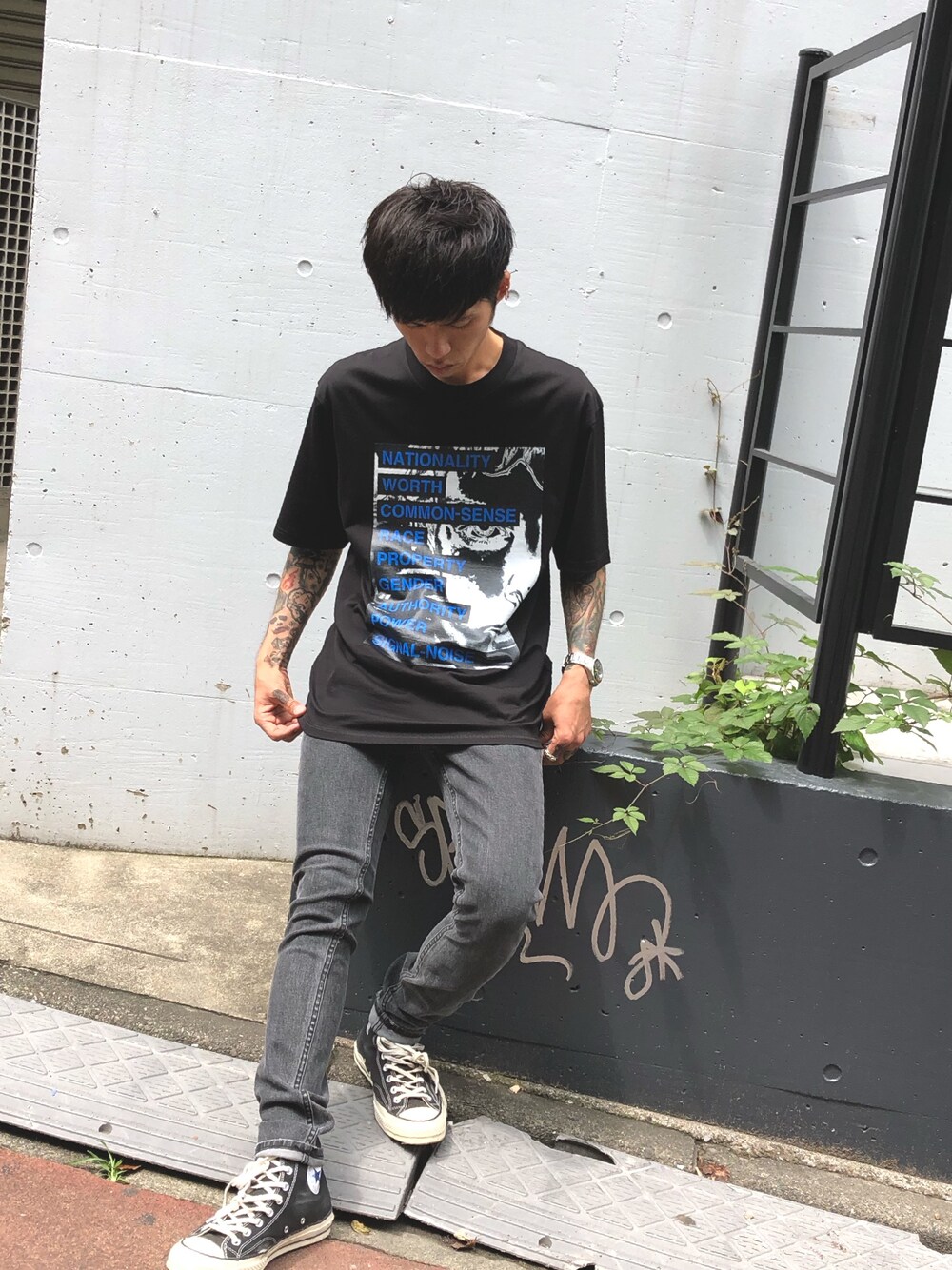 「CHRISTIAN DADA、2019AW、Tシャツ、グラフィックＴ、ootd、MIDWEST、夏コーデ、ブラック」｜「CHRISTIAN DADAのCHRISTIAN DADA グラフィックプリントTシャツ（Tシャツ/カットソー、ブラック系）」を使った、MIDWEST_ECさん（メンズ・174cm）の夏コーディネートの1枚目の写真