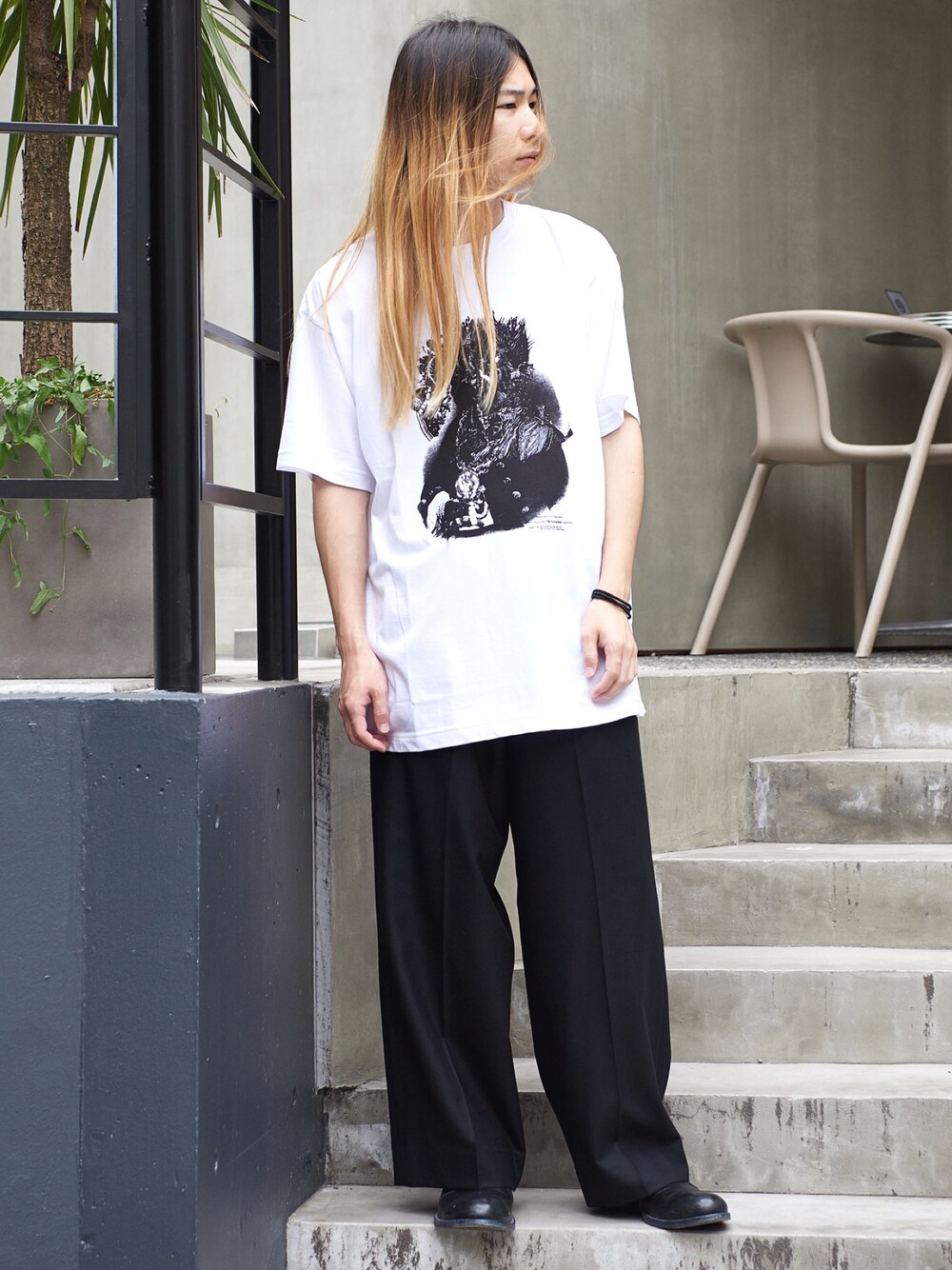 「お洒落さんとつながりたい、革靴、ビッグT、Tシャツ、ワイドパンツ、DIET BUTCHER SLIM SKIN、白Tシャツ、ootd、outfit、夏コーデ」｜「DIET BUTCHERのDIET BUTCHER SLIM SKIN “Rhapsody”Tシャツ（Tシャツ/カットソー、ホワイト系）」を使った、MIDWEST_ECさん（メンズ・173cm）の夏コーディネートの1枚目の写真