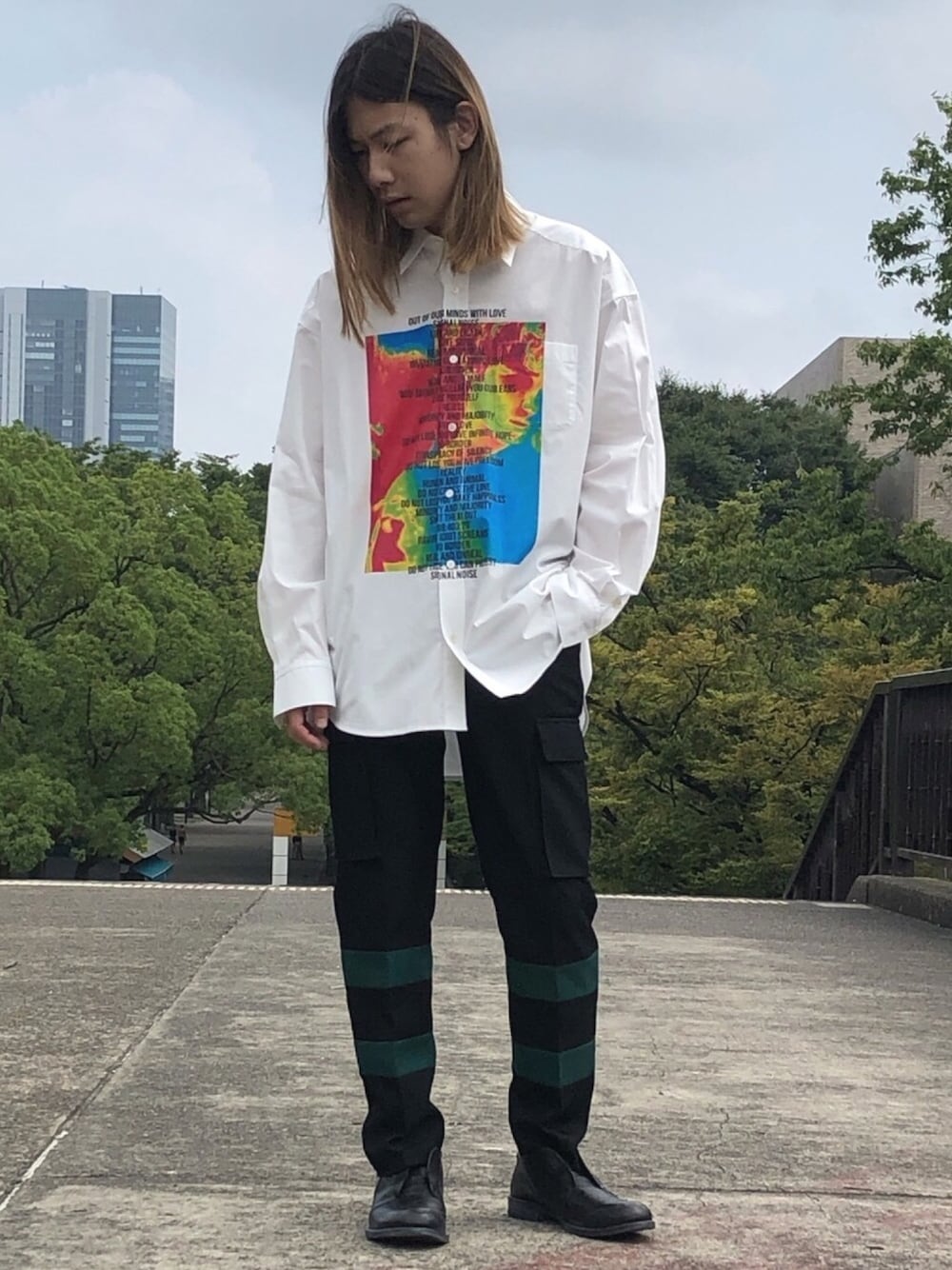 「シンプルコーデ、ビッグシルエット、休日スタイル、秋コーデ、スラックス、黒、白、シャツスタイル、CHRISTIAN DADA、ootd」｜「PADRONEの■別注■PADRONE×MIDWEST インステップゴアショートブーツ（ブーツ、ブラック系）」を使った、MIDWEST_ECさん（メンズ・173cm）の夏コーディネートの1枚目の写真