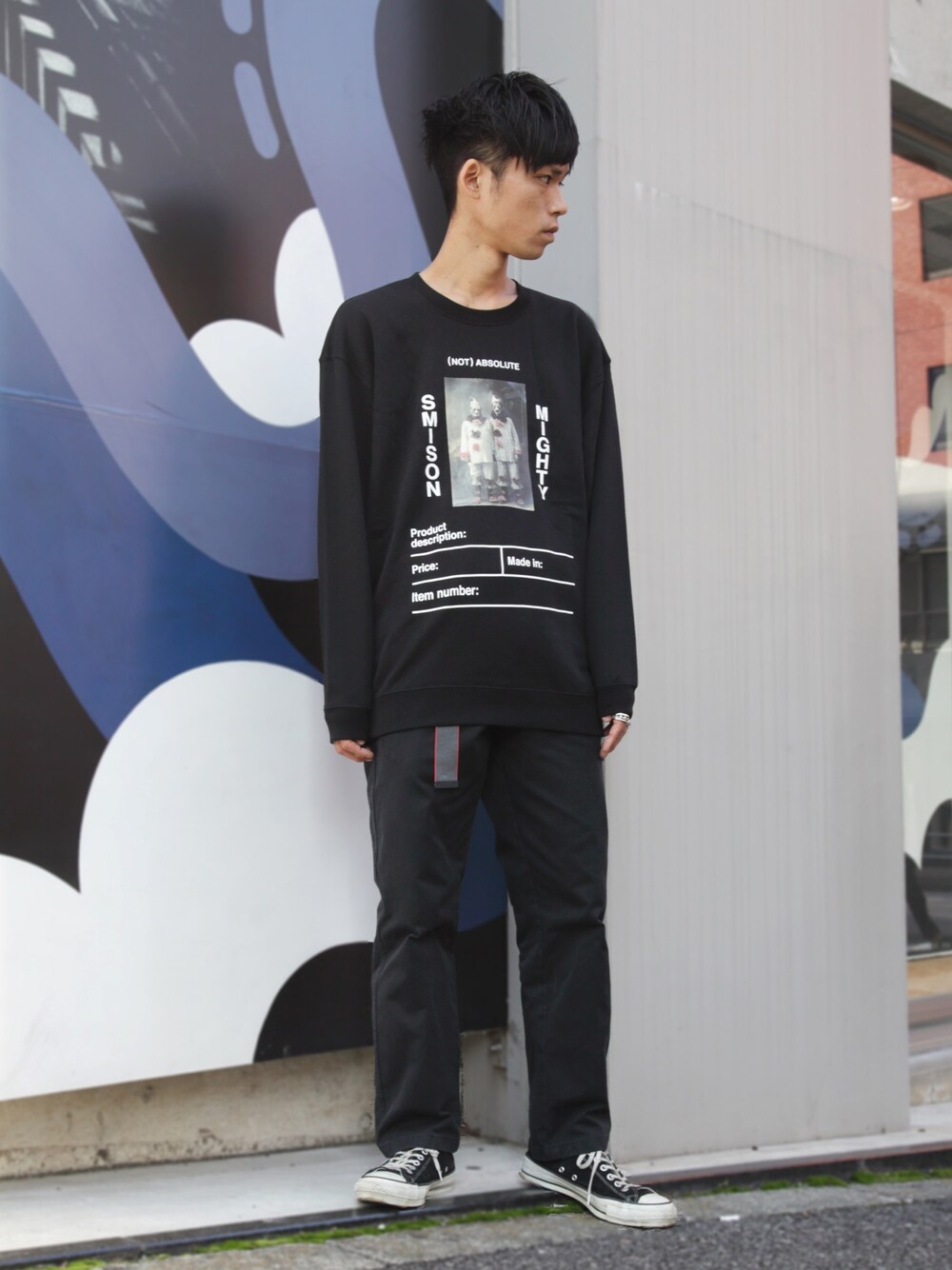 「MIDWEST、off white、DISCOVERED、限定、スウェット、グラフィック、黒、アキコーデ、ootd」｜「DISCOVEREDの■別注■DISCOVERED×MIDWEST EXCLUSIVE “TWINS” スウェット（スウェット、ブラック系）」を使った、MIDWEST_ECさん（メンズ・173cm）の秋コーディネートの1枚目の写真