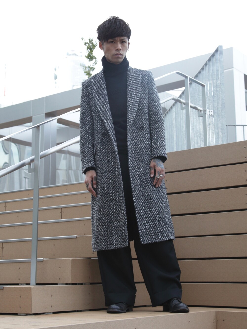 「603、MIDWEST、th、PADRONE、AMBUSH、オトナカジュアル、シック、チェスターコート、ダブルチェスターコート、ウールコート」｜「603の603 ダブルチェスターコート（その他アウター、ブラック系）」を使った、MIDWEST_ECさん（メンズ・173cm）の秋コーディネートの1枚目の写真