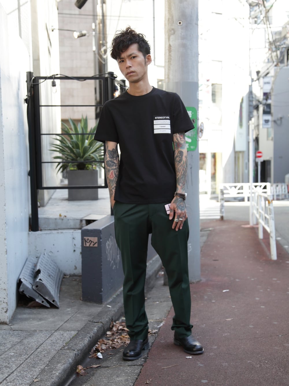 「マルジェラ、Maison Martin Margiela、2020ss、ootd、LIBERUM、MIDWEST、outfit、PADRONE」｜「Maison MargielaのMaison Margiela Tシャツ（Tシャツ/カットソー、ブラック系）」を使った、MIDWEST_ECさん（メンズ・173cm）の冬コーディネートの1枚目の写真