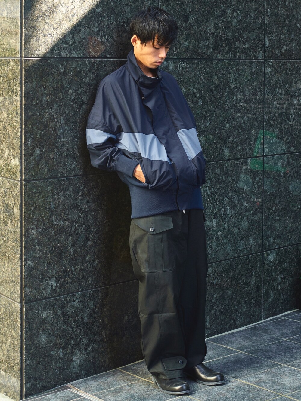 「ANREALAGE、カーゴパンツ、PADRONE、MIDWEST、アキコーデ、秋コーデ、ootd、ジャンパー」｜「ANREALAGEのANREALAGE(アンリアレイジ) ハイアングルジャンパー（ブルゾン、ブルー系）」を使った、MIDWEST_ECさん（メンズ・173cm）の秋コーディネートの1枚目の写真
