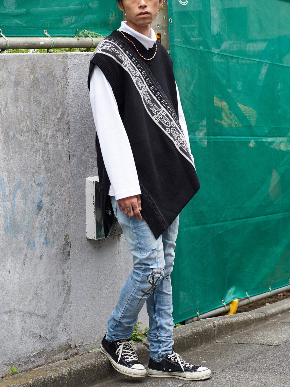 「DISCOVERED、ksubi、コンバース、603、2020AW、アキコーデ、ootd、MIDWEST、秋のコーデ」｜「DISCOVEREDのDISCOVERED スノーニットベスト（ニット/セーター、ブラック系）」を使った、MIDWEST_ECさん（メンズ・174cm）の秋コーディネートの1枚目の写真