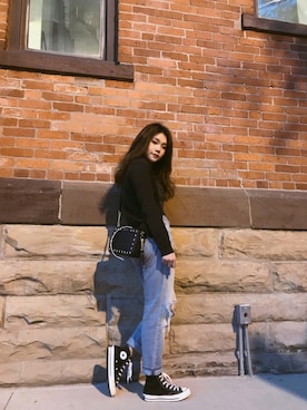 「H&M（エイチ・アンド・エム）のアイテム（ニット/セーター、ブラック系）」を使った、Iris Lauさん（レディース・160cm）の春コーディネート