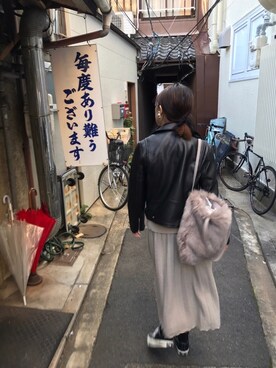 「チャックテイラー」｜「アイテム（ライダースジャケット）」を使った、Culumi さん（レディース・160cm）の秋コーディネート