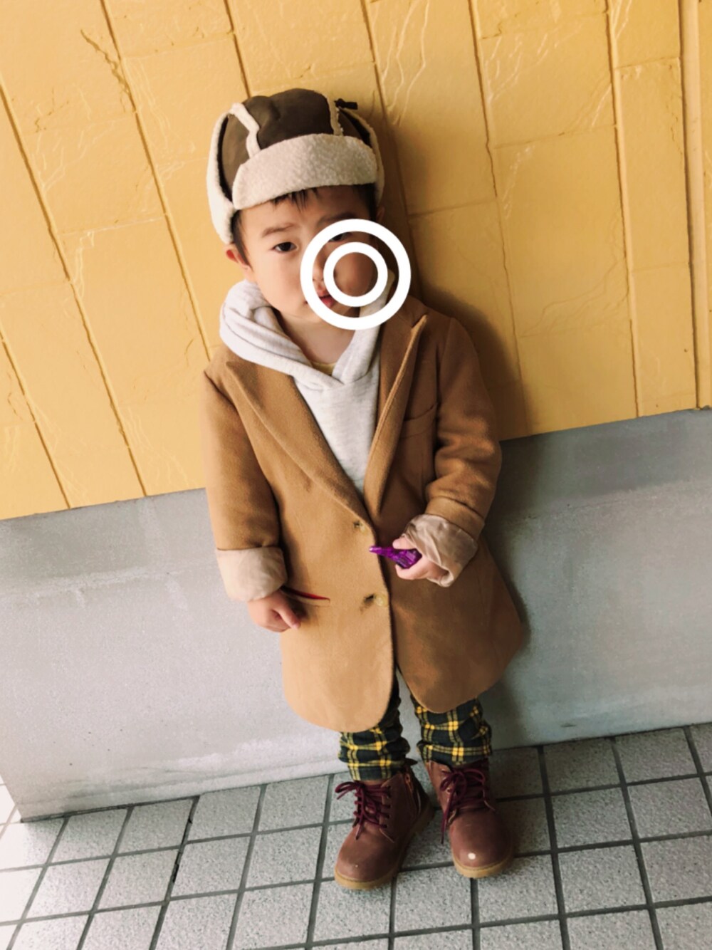 「ユニクロ、2歳、チャンピオン パーカー、チェックパンツ、キッズコーデ、キッズ、ブラウンコーデ」｜「Love&Peace&Moneyのフライト帽（キャップ、グリーン系）」を使った、MINI*さん（キッズ・80cm）の秋コーディネートの1枚目の写真