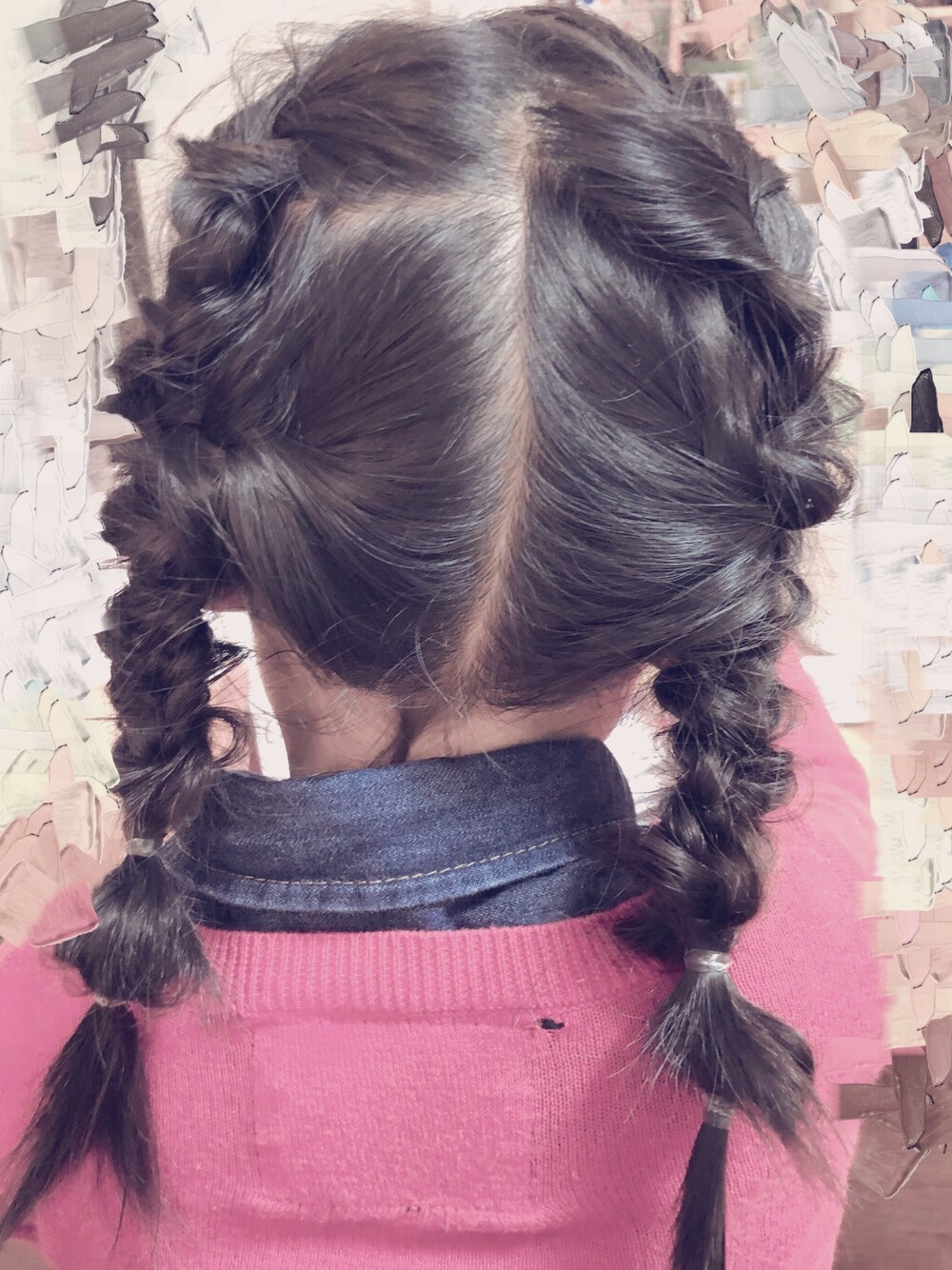 「娘ヘア、ヘアアレンジ、ヘアアレンジ簡単、三つ編み、みつあみ、プティマイン(petit main)」｜「petit mainのベーシック長袖デニムシャツ（シャツ/ブラウス、ブルー系）」を使った、MINI*さん（キッズ・100cm）の冬コーディネートの1枚目の写真