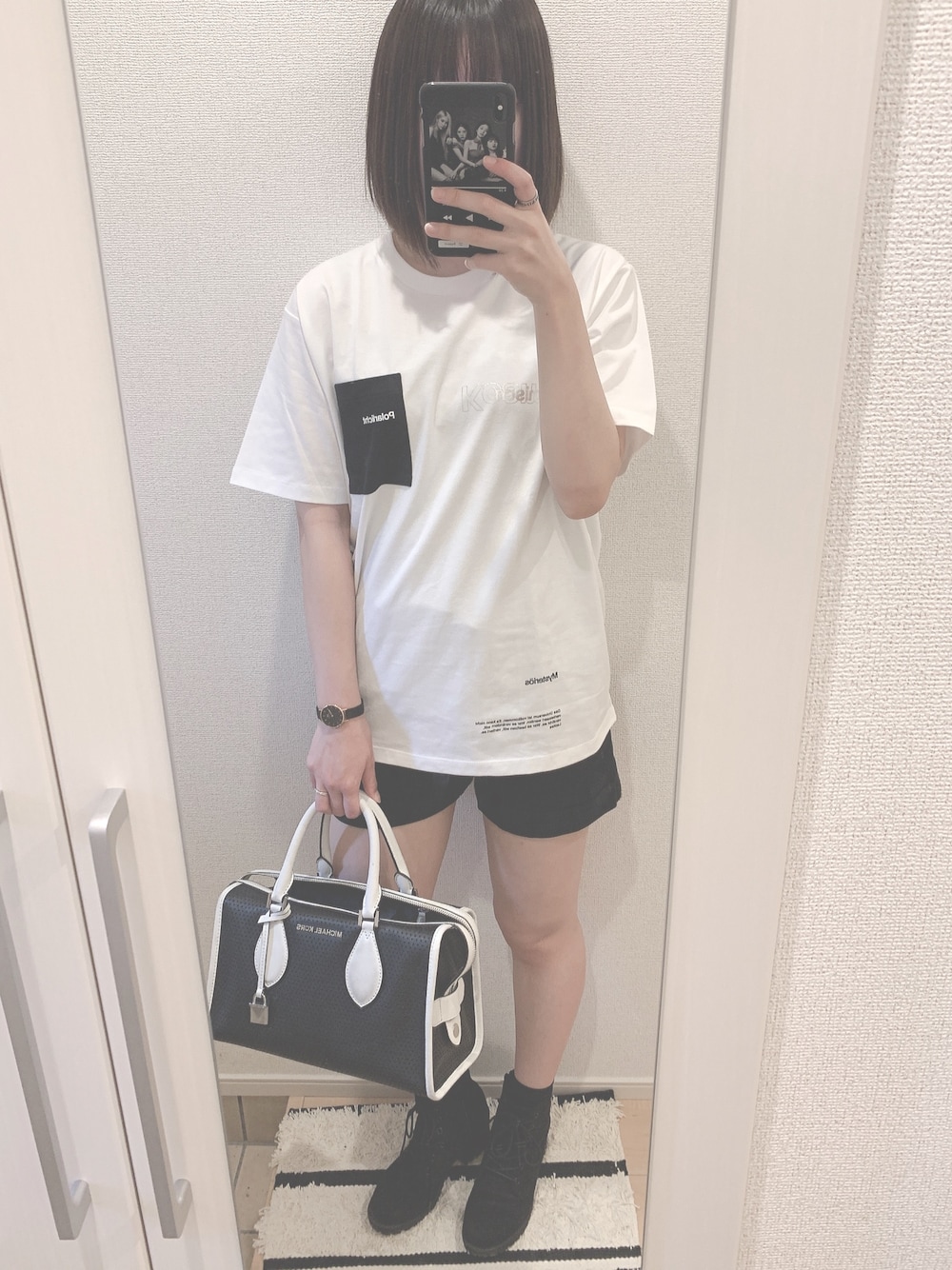 「お洒落さんとつながりたい、ラクチンコーデ、夏、プチプラ、ホワイトコーデ、MichaelKors、グラニフ、Tシャツ、白Tシャツ、ウィゴー(WEGO)」｜「Design Tshirts Store graniphのポケットTシャツ(コズミックギャラクシー)(ホワイト)（Tシャツ/カットソー、ホワイト系）」を使った、miwさん（レディース・160cm）の夏コーディネートの1枚目の写真