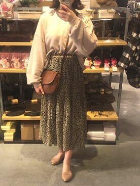 「Heather（ヘザー）のアソートガラ／ロングスカート　815956（スカート、ベージュ系）」を使った、momoさん（レディース・159cm）の秋コーディネート