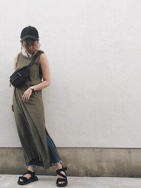 「Ungrid（アングリッド）のインディゴフレイドヘムストスリ（デニムパンツ）」を使った、RENAさん（レディース・154cm）の夏コーディネート