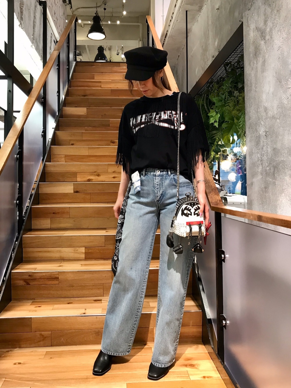 「シンプルコーデ、きれいめカジュアル、お洒落さんとつながりたい、今日のコーデ、オトナ女子、ROYAL FLASH、MIHARAYASUHIRO、ADDICT NOIR、ワイドデニム、春夏コーデ」｜「ADDICT NOIRのADDICT NOIR/アディクト ノアー/Side Crash Denim Pants（デニムパンツ、ブルー系）」を使った、kazuyoさん（レディース・165cm）の春コーディネートの1枚目の写真