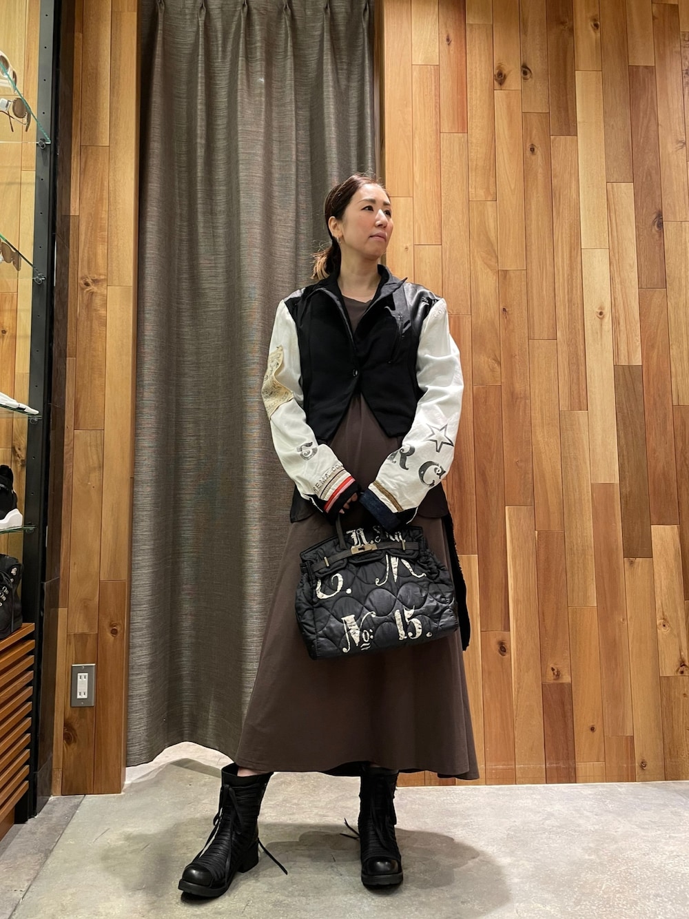 「レイヤードスタイル、きれいめカジュアル、SHARE SPIRIT、春コーデ、マキシ丈ワンピース、ROYAL FLASH、KMRii、バーキン、カジュアルコーデ、オトナカジュアル」｜「ADDICT NOIRのADDICT NOIR/アディクト ノアー/ロングステープルコットン マキシワンピース（ワンピース、グリーン系）」を使った、kazuyoさん（レディース・165cm）の冬コーディネートの1枚目の写真