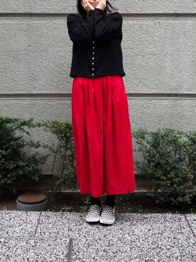 「red」｜「アイテム（スリッポン）」を使った、Marina Kobayashiさん（レディース・166cm）の秋コーディネート