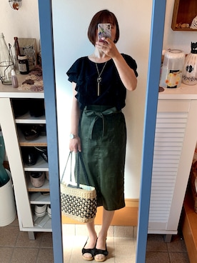 「カーキ色」｜「アイテム（ブラック系）」を使った、だりあさん（レディース・155cm）の夏コーディネート