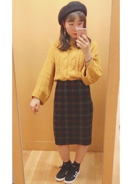 「E hyphen world gallery（イーハイフンワールドギャラリー）のアイテム（スカート）」を使った、REINAさん（レディース・161cm）の秋コーディネート
