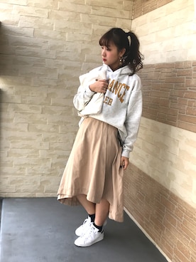 「E hyphen world gallery（イーハイフンワールドギャラリー）のアイテム（スカート）」を使った、REINAさん（レディース・161cm）の冬コーディネート
