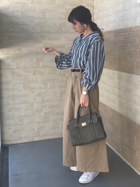 「E hyphen world gallery（イーハイフンワールドギャラリー）のアイテム（シャツ/ブラウス）」を使った、REINAさん（レディース・162cm）の冬コーディネート