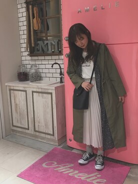 REINAさんの「サテンプリーツスカート」を使ったコーディネート