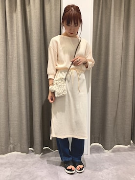 「E hyphen world gallery（イーハイフンワールドギャラリー）のアイテム（ワンピース）」を使った、REINAさん（レディース・162cm）の夏コーディネート