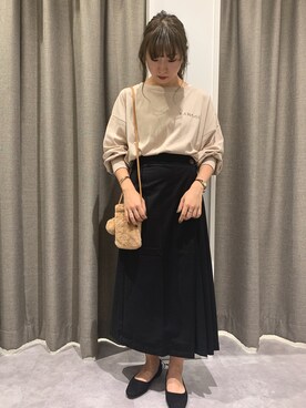 「E hyphen world gallery（イーハイフンワールドギャラリー）のアイテム（スカート）」を使った、REINAさん（レディース・162cm）の秋コーディネート