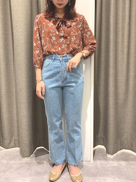 「E hyphen world gallery（イーハイフンワールドギャラリー）のアイテム（シャツ/ブラウス）」を使った、REINAさん（レディース・162cm）の秋コーディネート
