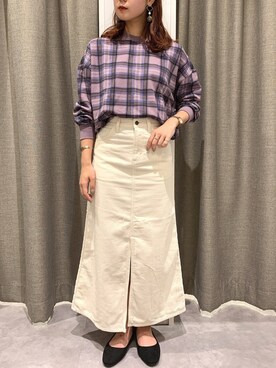 「E hyphen world gallery（イーハイフンワールドギャラリー）のアイテム（スカート）」を使った、REINAさん（レディース・162cm）の秋コーディネート