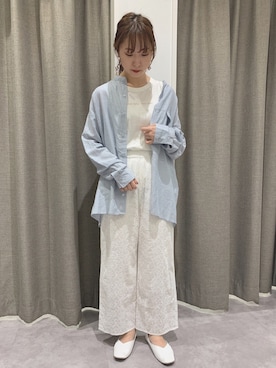 「E hyphen world gallery（イーハイフンワールドギャラリー）のアイテム（シャツ/ブラウス）」を使った、REINAさん（レディース・162cm）の春コーディネート