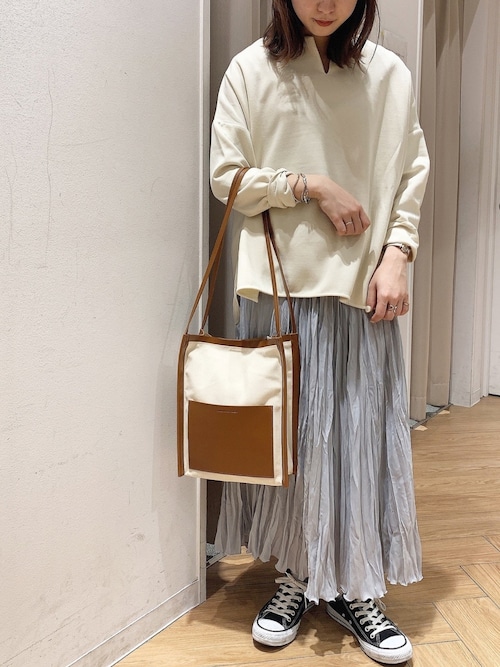 AMERICAN HOLICREINAさんのTシャツ/カットソー「キーネックポンチプルオーバー(AMERICAN HOLIC|アメリカンホリック)」を使ったコーディネート