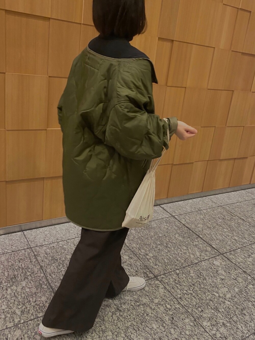「冬コーデ、ootd」｜「FREAK'S STOREの【WEB限定】M65ライナーキルトコート（ノーカラーコート）（ノーカラージャケット、グリーン系）」を使った、まいまいさん（レディース・164cm）の冬コーディネートの1枚目の写真