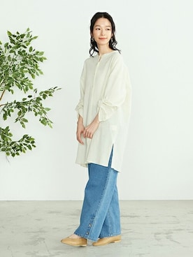 「ONIGIRI（オニギリ）のアイテム（パンツ）」を使った、COMME CA ISM OFFICIALさん（レディース・162cm）の春コーディネート