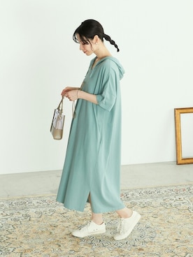 「ONIGIRI（オニギリ）のアイテム（スニーカー）」を使った、COMME CA ISM OFFICIALさん（レディース・162cm）の夏コーディネート