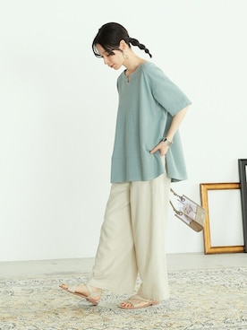 「ONIGIRI（オニギリ）のアイテム（パンツ）」を使った、COMME CA ISM OFFICIALさん（レディース・167cm）の夏コーディネート