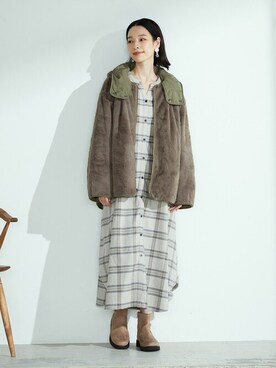 「チェックワンピース」｜「アイテム（ブルゾン）」を使った、COMME CA ISM OFFICIALさん（レディース・162cm）の秋コーディネート